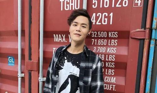 康天庥演唱明星,唱响青春旋律