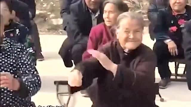 网红老年舞,网红老年舞引领潮流，展现银发族风采