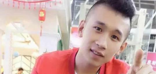 新加坡直播男网红露脸,揭秘神秘面纱下的真容